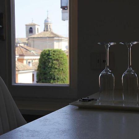 Dreamich - Scavi Romani Apartment Desenzano del Garda Bagian luar foto